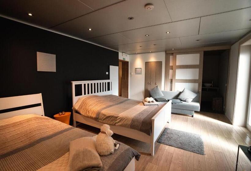 디럭스 룸, Eurobody