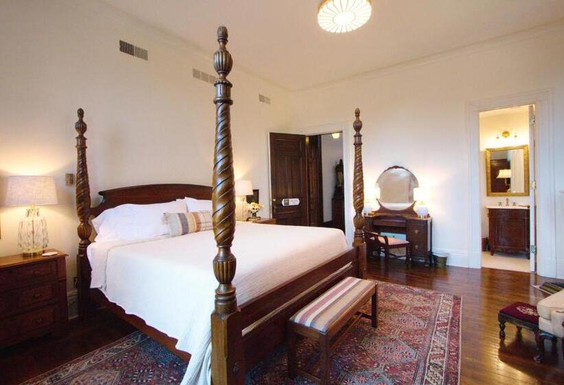 キングサイズベッドのスタンダードルーム, Louisville Bourbon Inn