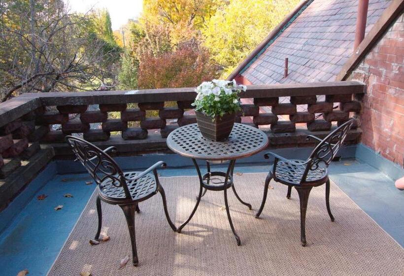 バルコニー付きスタンダードルーム, Louisville Bourbon Inn