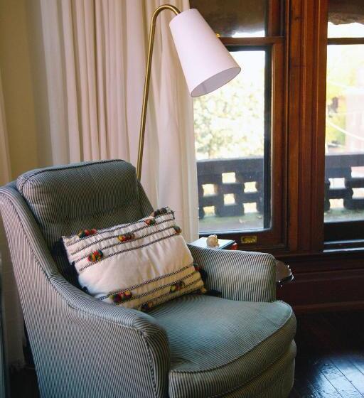 キングサイズベッドのスーペリアルーム, Louisville Bourbon Inn