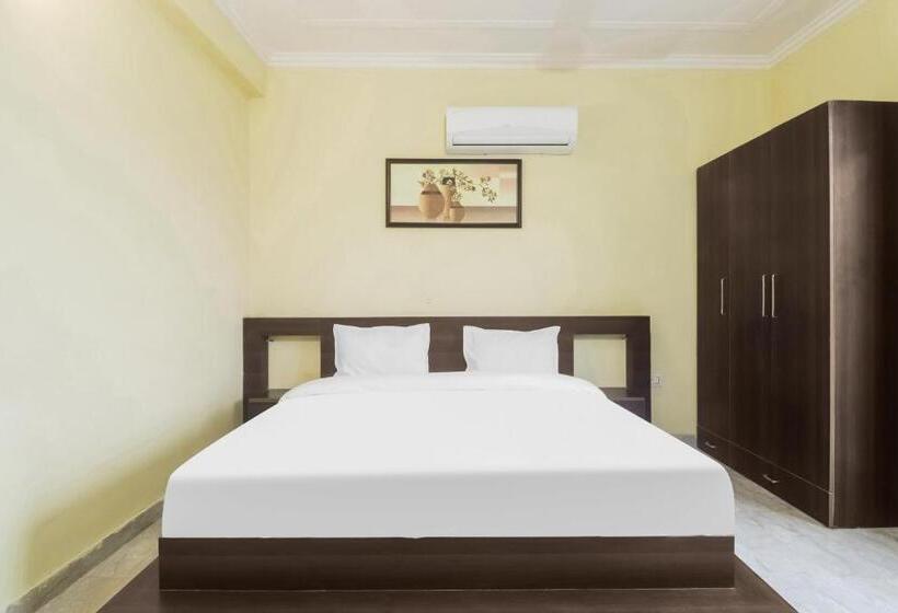 חדר קלאסי לשלושה, Collection O Hotel Majestic Inn