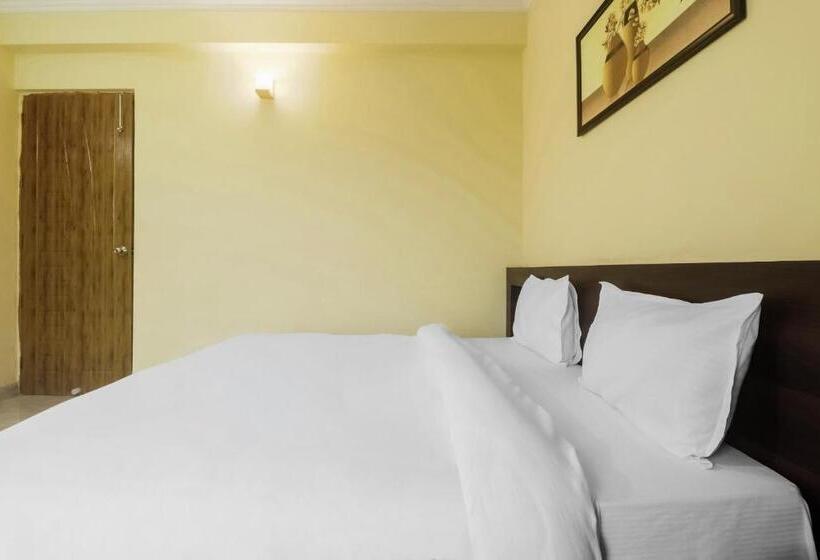 חדר קלאסי לשלושה, Collection O Hotel Majestic Inn