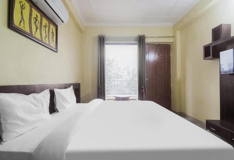 חדר קלאסי לשלושה, Collection O Hotel Majestic Inn