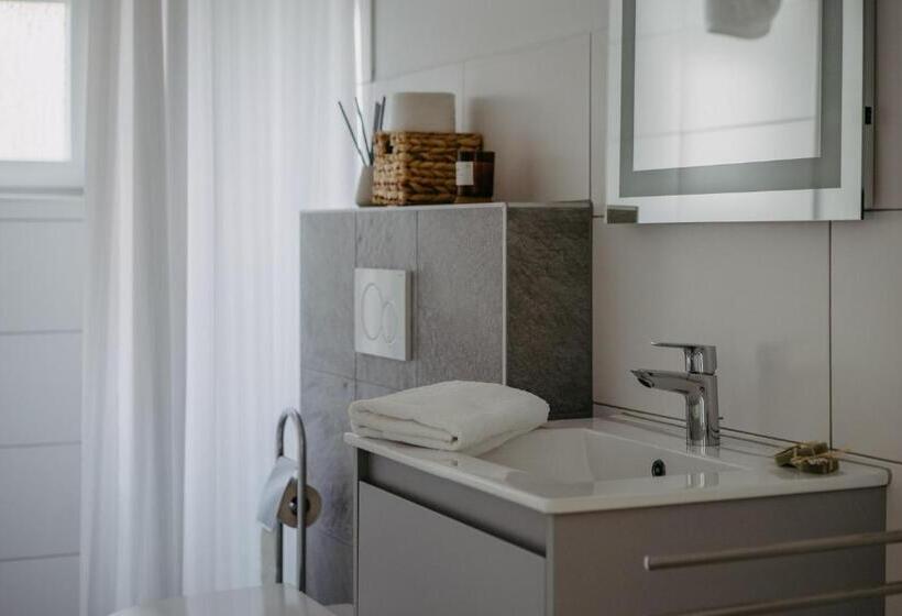 Студия Deluxe, Fugger Alm