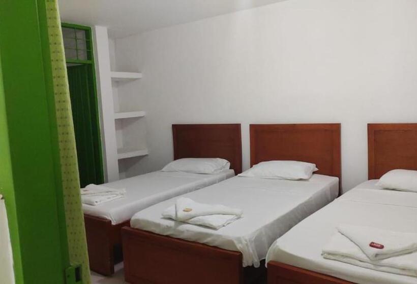 غرفة قياسية ثلاثية, El Don