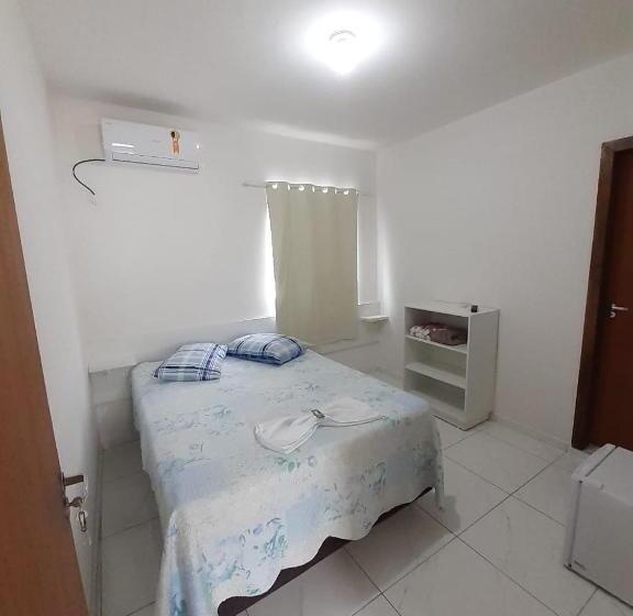 수피리어 트리플 룸, Janaína