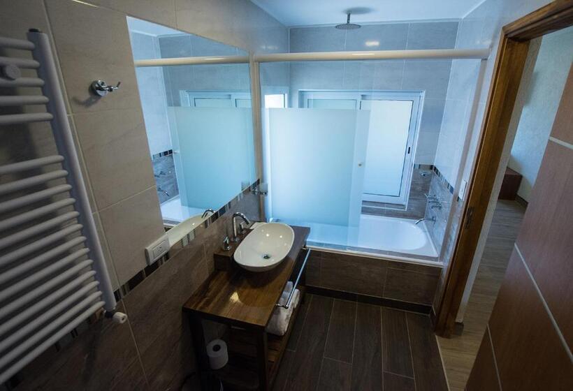 트리플 클래식 룸, Mis Soles