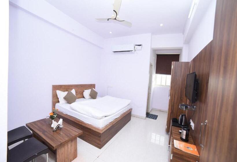 Deluxe Room, Shree Sharnam