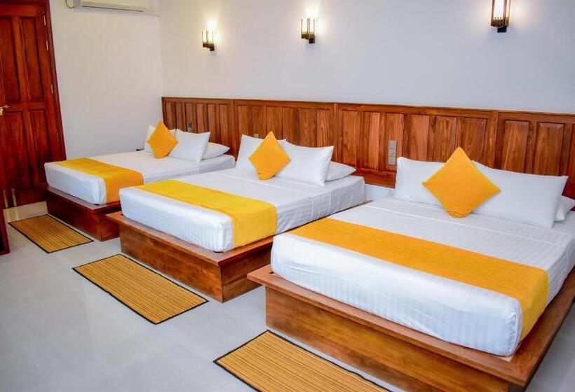 غرفة عائلية, Uma Garden Kandegedara