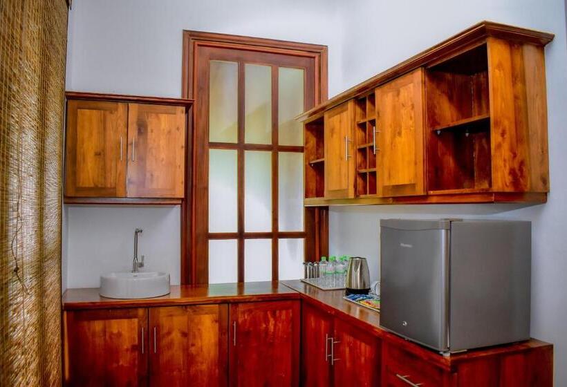 غرفة عائلية, Uma Garden Kandegedara