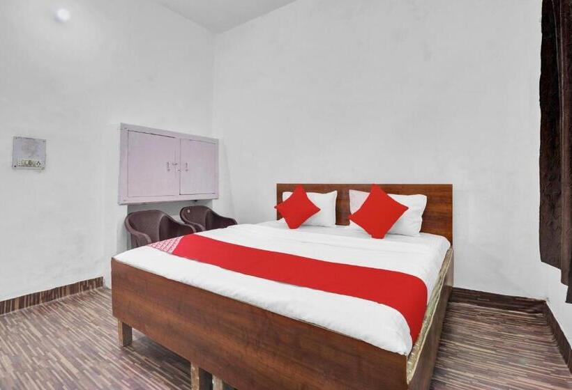 חדר קלאסי לשלושה, Oyo Flagship Hotel The Skyland