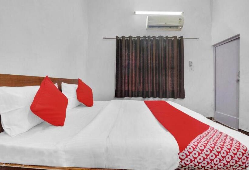 חדר קלאסי לשלושה, Oyo Flagship Hotel The Skyland