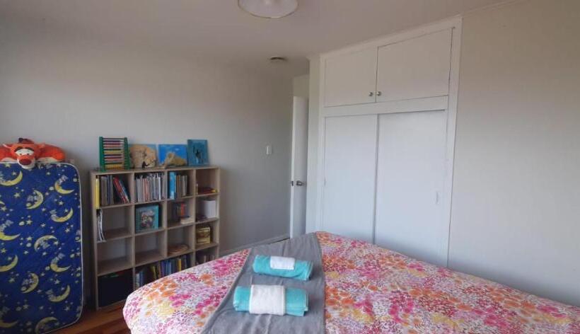 Дом 3 Спальни, Lioness Estate And B&b   Auckland