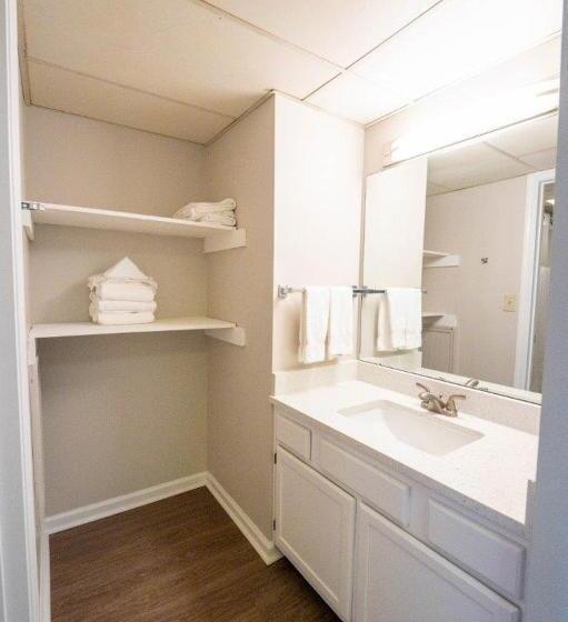 غرفة ديلوكس, The Grand Regal Resort