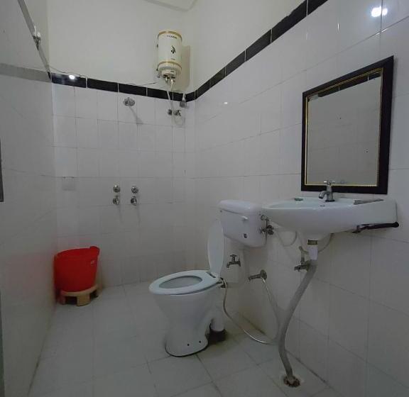 景色の見えるトリプルスタンダードルーム, Pahadibucks