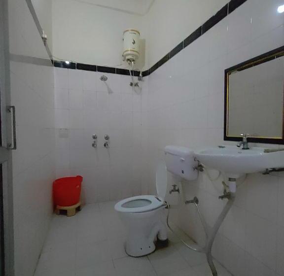 Quarto Quadruple Standart com Varanda, Pahadibucks