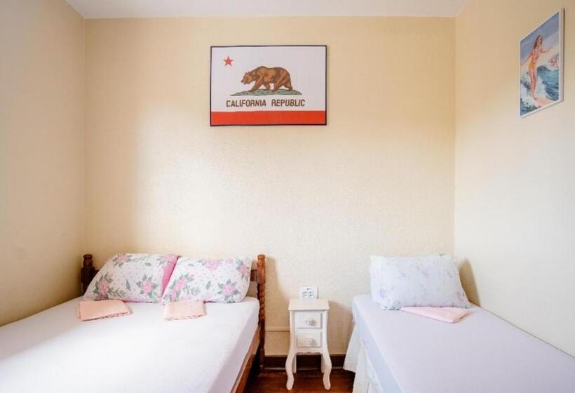 バスルーム共有のトリプルスタンダード, Ubatuba Wild Hostel