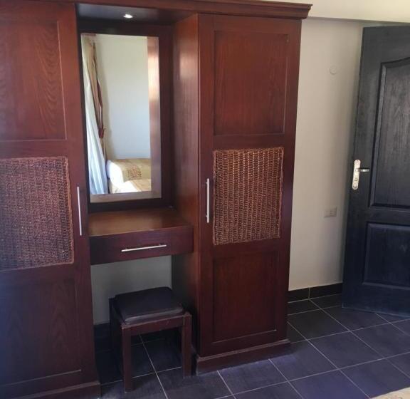 اتاق استاندارد چهار تخته با چشم‌انداز دریا, Porto South Beach