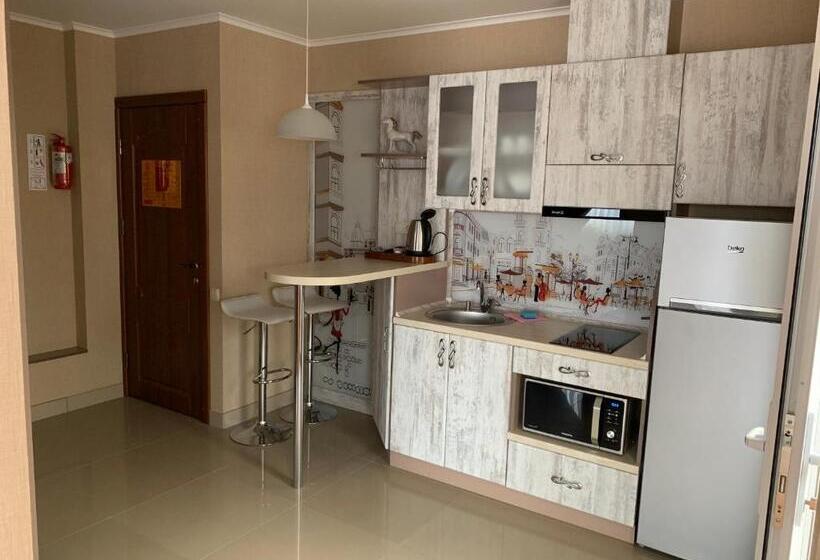 سوئیت با بالکن, Villa Exclusive