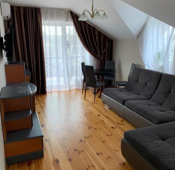 سوئیت با بالکن, Villa Exclusive