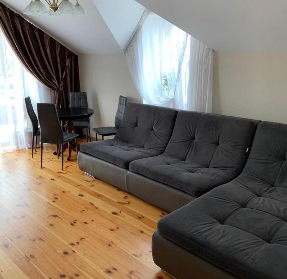 سوئیت با بالکن, Villa Exclusive