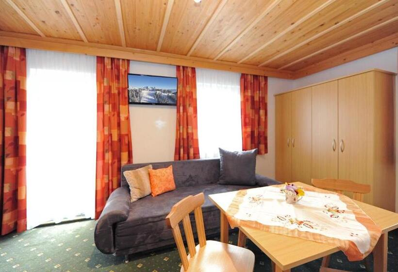Quarto Quádruplo Estandar, Gästehaus Standardhaus