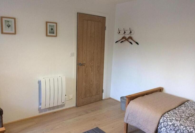 סוויטה דלוקס, The Annexe Chadalais