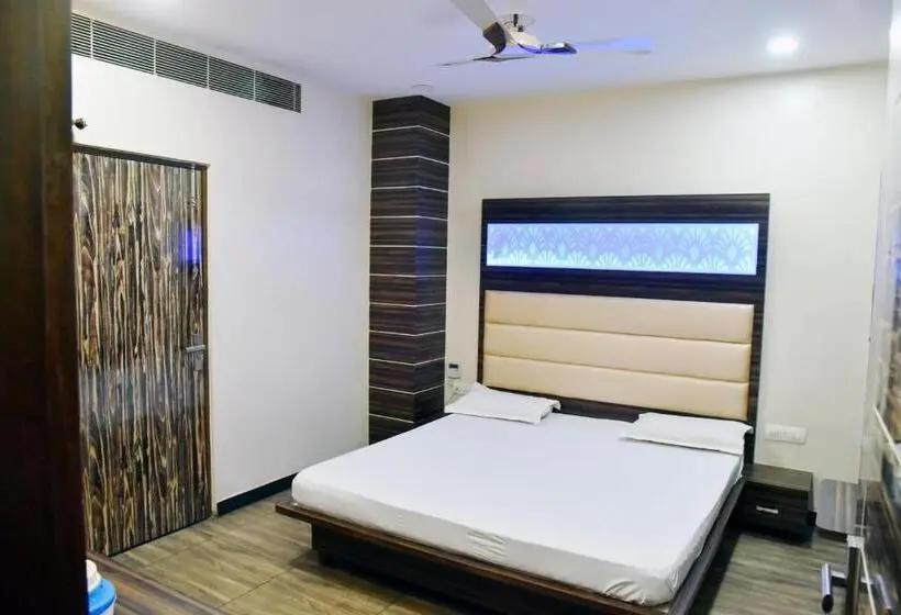 Deluxe-huone, Midtown & Restaurant
