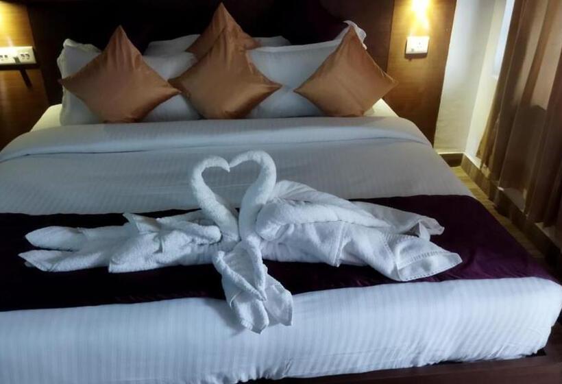 جناح ديلوكس, Queens Tourist Home