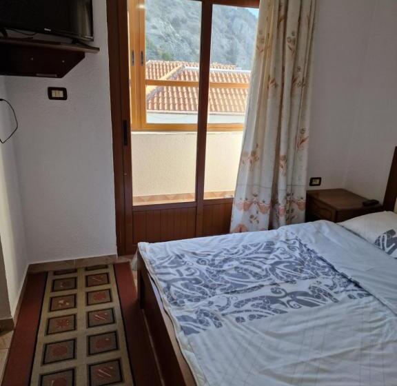 חדר סטנדרט, Restaurant Savoja