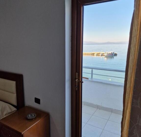 חדר סטנדרט, Restaurant Savoja