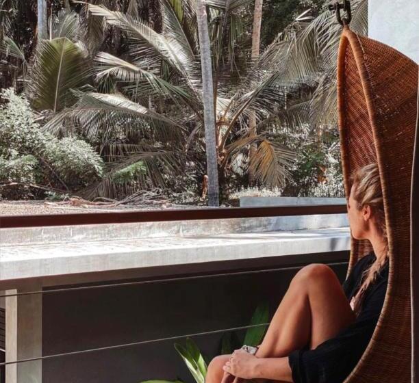 Стандартный Номер Кровать Кинг, The Salty Pelican Yoga & Surf Retreat