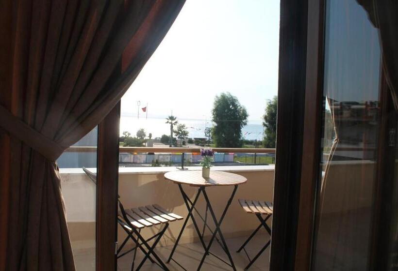 חדר דלוקס עם מרפסת נוף לים, Lila Butik Hotel Dikili