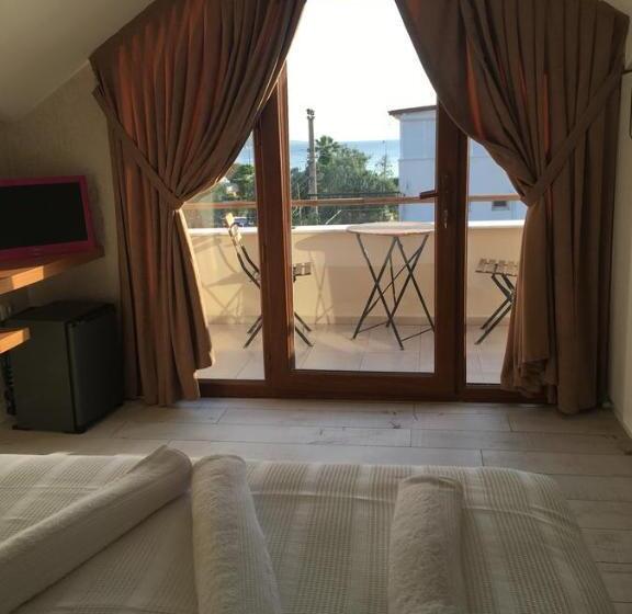 Номер Deluxe Вид на Море с Балконом, Lila Butik Hotel Dikili