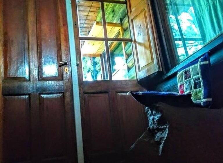 کلبه ییلاقی, Malo Watson Hostel