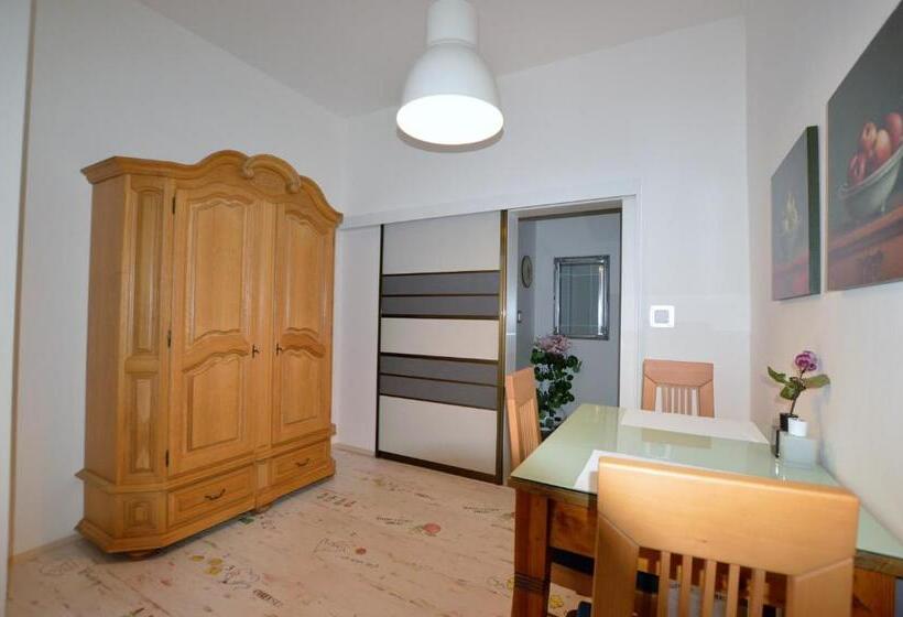 דירת חדר בקומת קרקע, Modrý Apartmán A5 V Chomutově