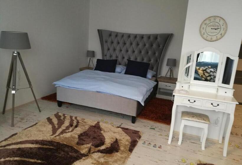 דירת חדר בקומת קרקע, Modrý Apartmán A5 V Chomutově