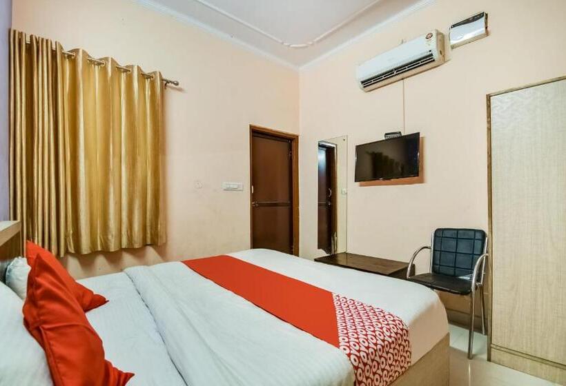 トリプルクラシックルーム, Oyo Flagship Hotel Ganesham