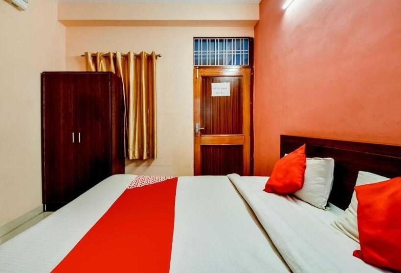 トリプルクラシックルーム, Oyo Flagship Hotel Ganesham