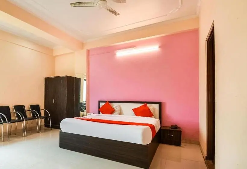 Classic Kolmen Hengen Huone, Oyo Flagship Hotel Ganesham