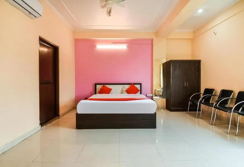 Classic Kolmen Hengen Huone, Oyo Flagship Hotel Ganesham