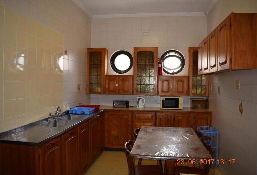 דירת חדר, Clycherco Self Catering