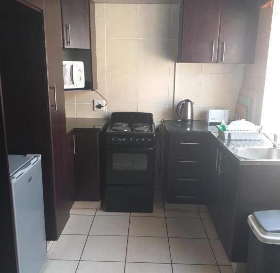 Апартаменты 1 Спальня, Clycherco Self Catering