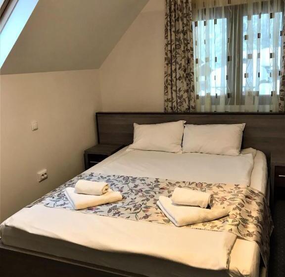 Номер Стандарт Вид на Горы, Complex Summertime