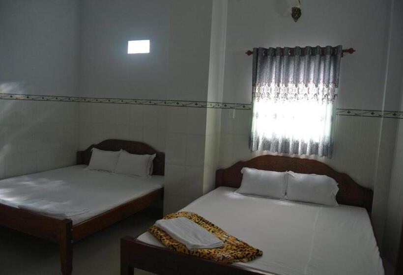 اتاق استاندارد چهار تخته, Nhà Nghỉ Hoa Lý