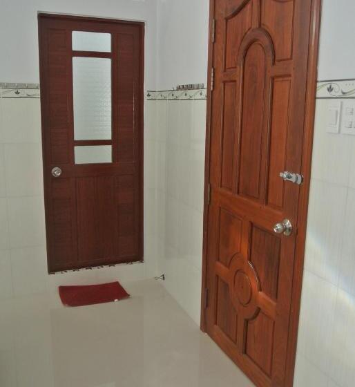 اتاق استاندارد چهار تخته, Nhà Nghỉ Hoa Lý