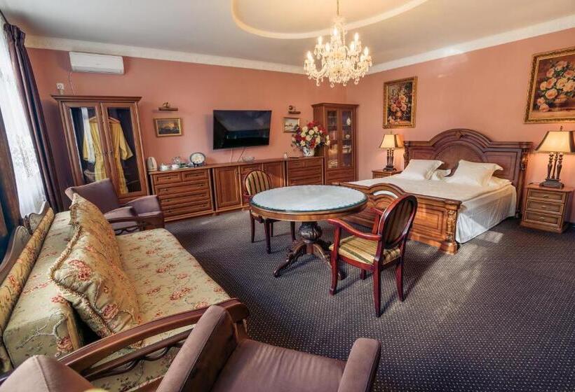 جناح, Saban Deluxe