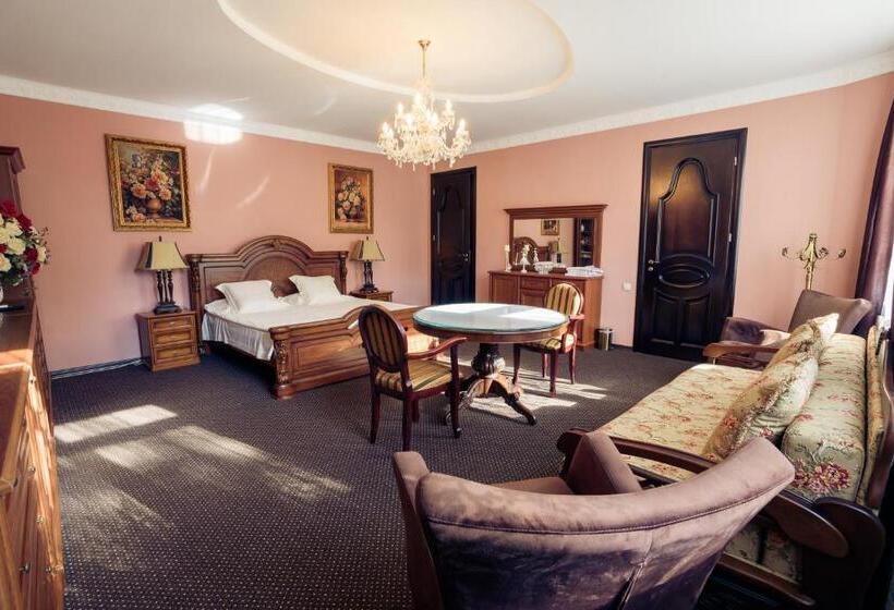 جناح, Saban Deluxe