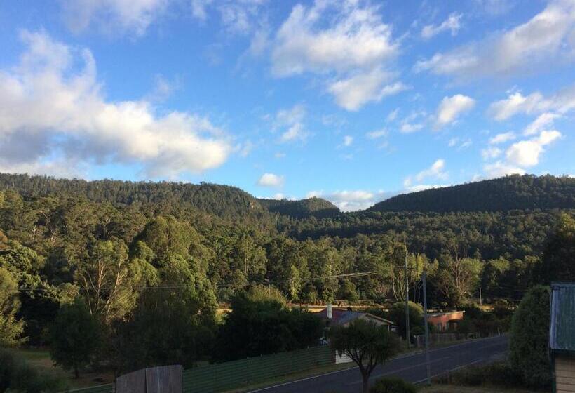 Номер Deluxe Вид на Горы, Scout Hall