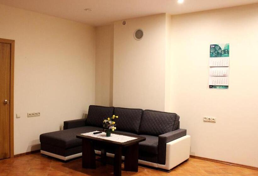 سوئیت 2 خوابه, Vidų Guest House